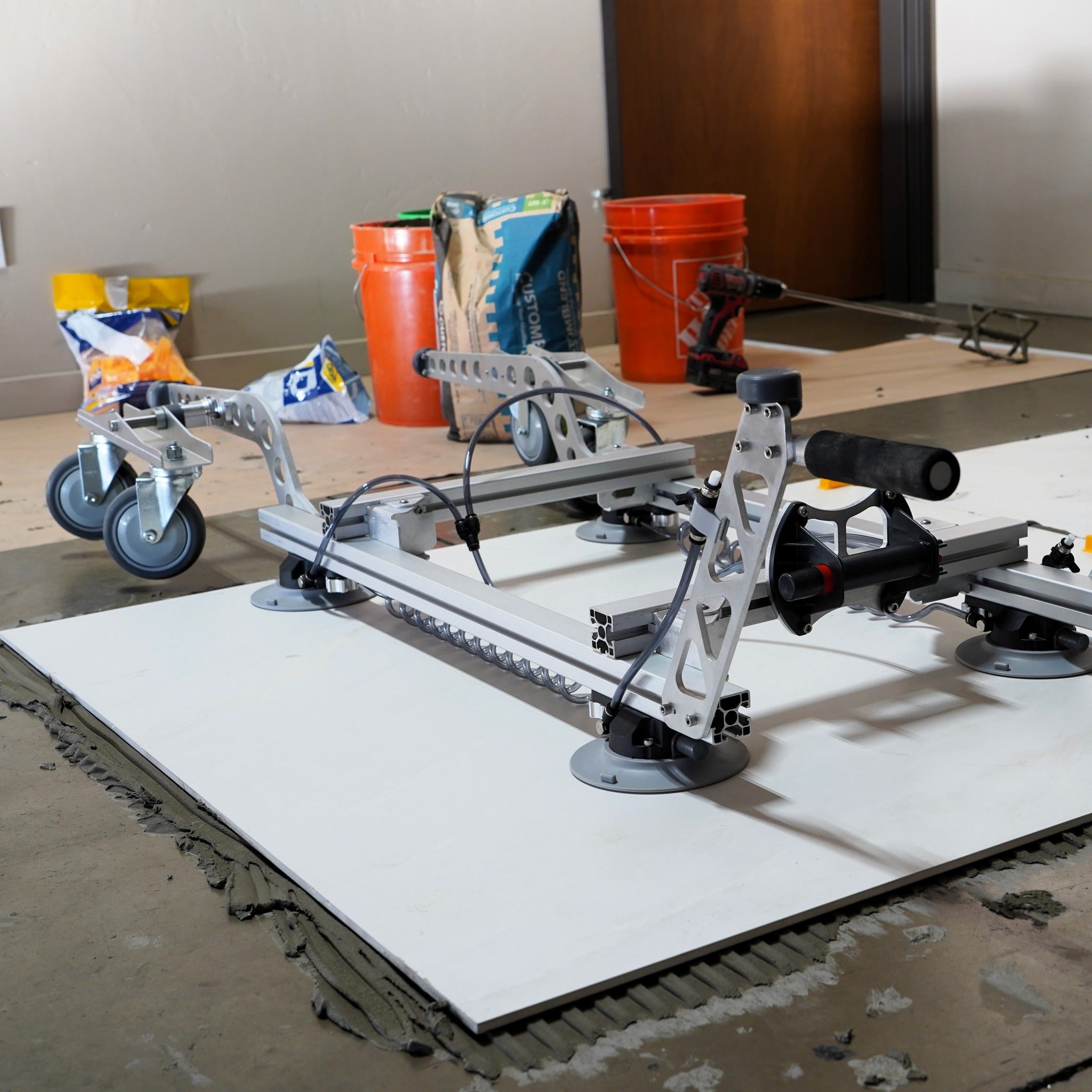 Ergo Grip™ Large Format Tile Tool | Omni Cubed